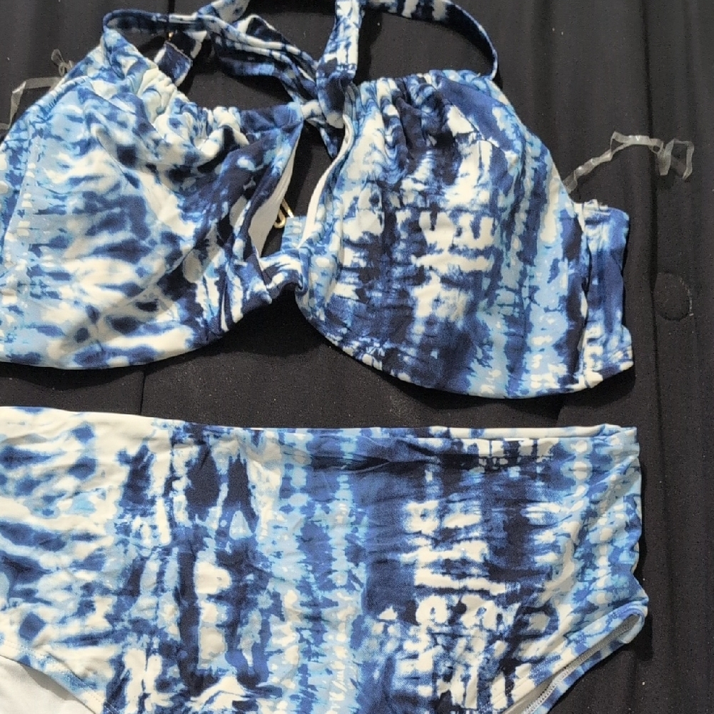 Cupshe Blue and White Patterned Bikini